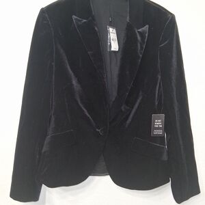 NWT'S Elegant Black Velvet Women's Blazer Size 8